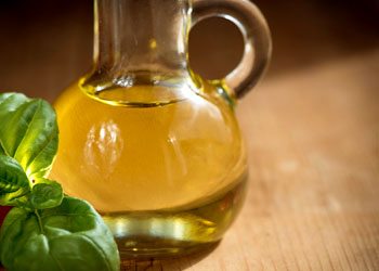 Olive-oil-dry-hair-remedies