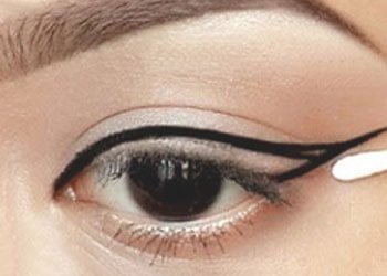 How to apply eyeliner?