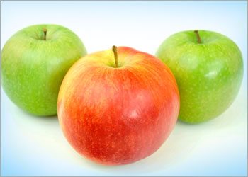 Apple-home-remedies-for-white-teeth