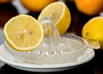 Lemon-juice-remedies-to-get-rid-of-pimples