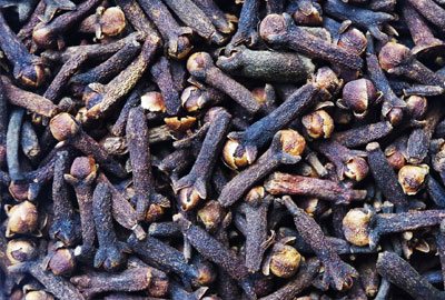 Cloves to cool down your headache